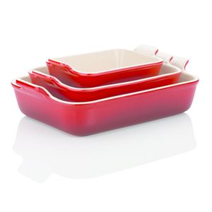RS4704_Heritage_Rectangular_Dishes_Cerise_3_le_creuset_1-scr